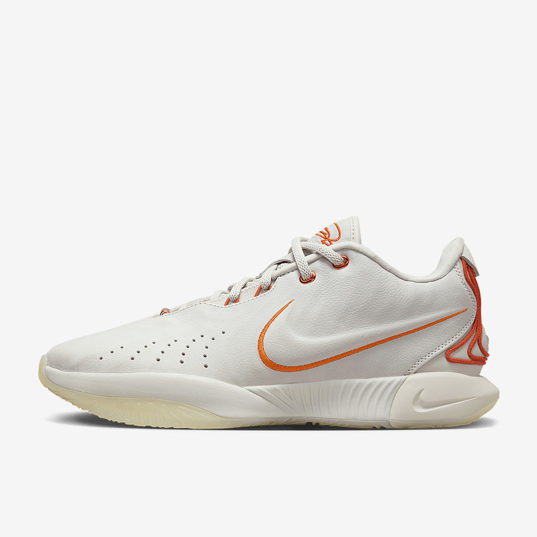 Nike LeBron 21