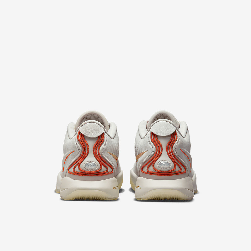Nike LeBron 21