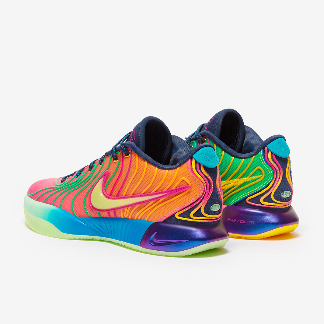 Nike LeBron 21