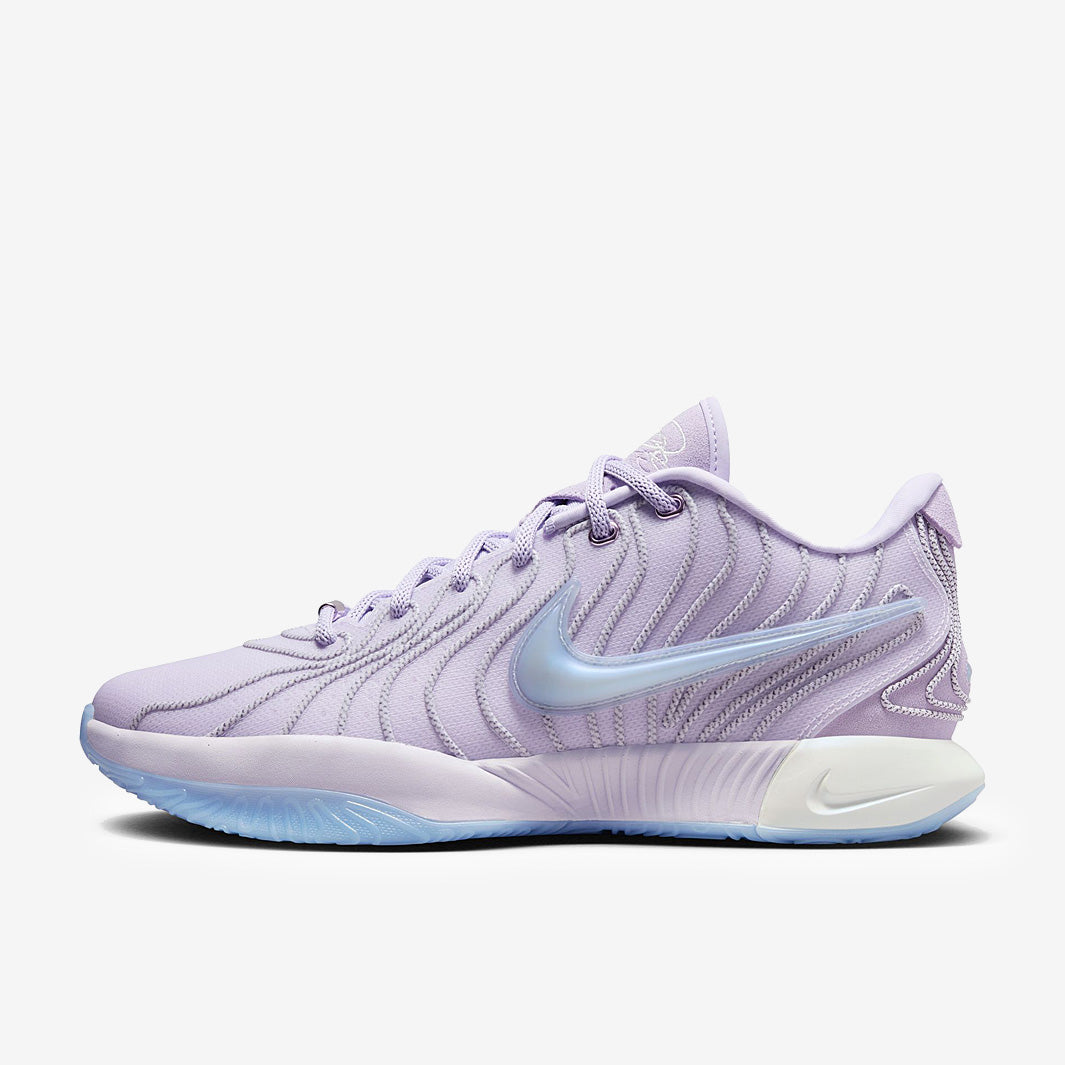 Nike LeBron 21
