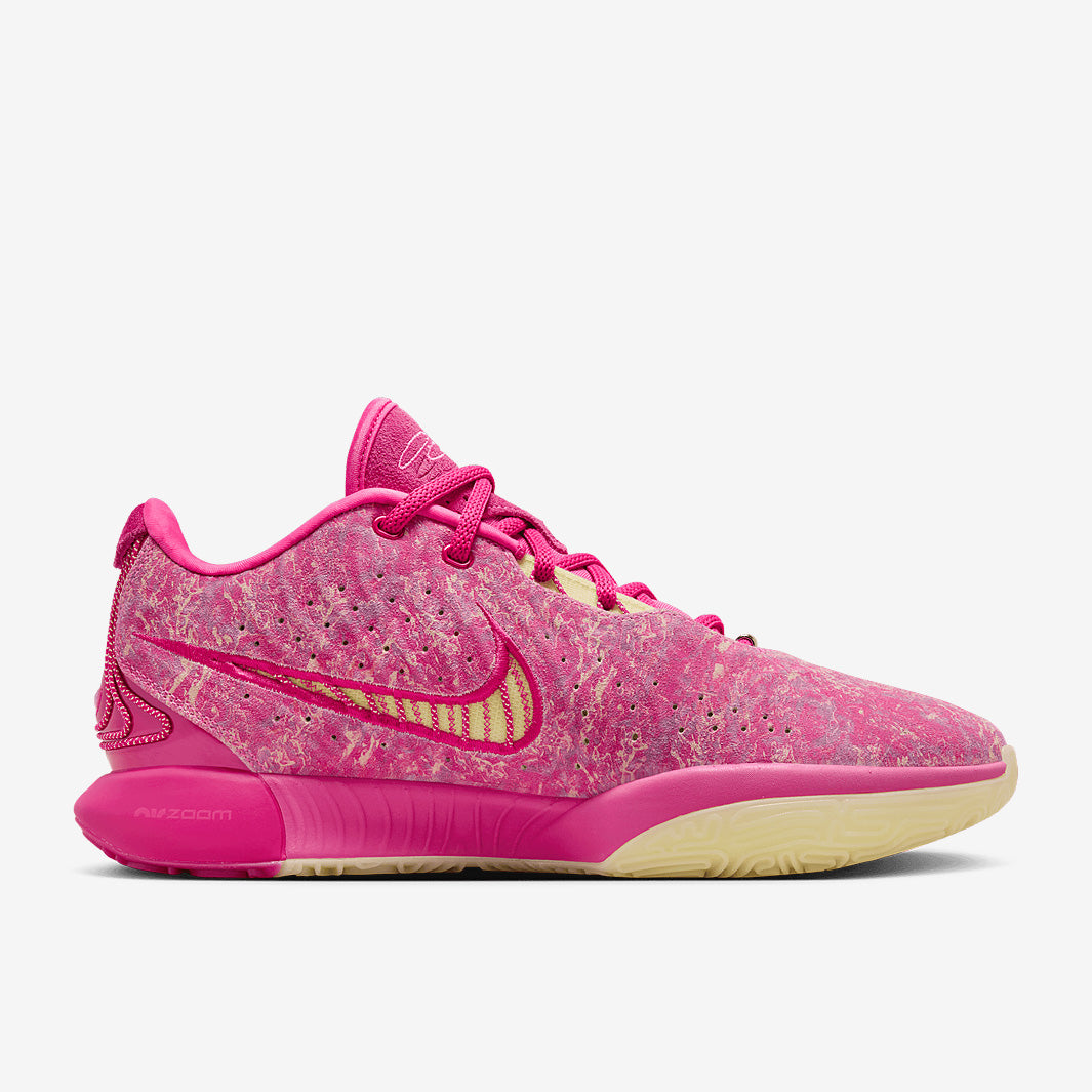 Nike LeBron 21
