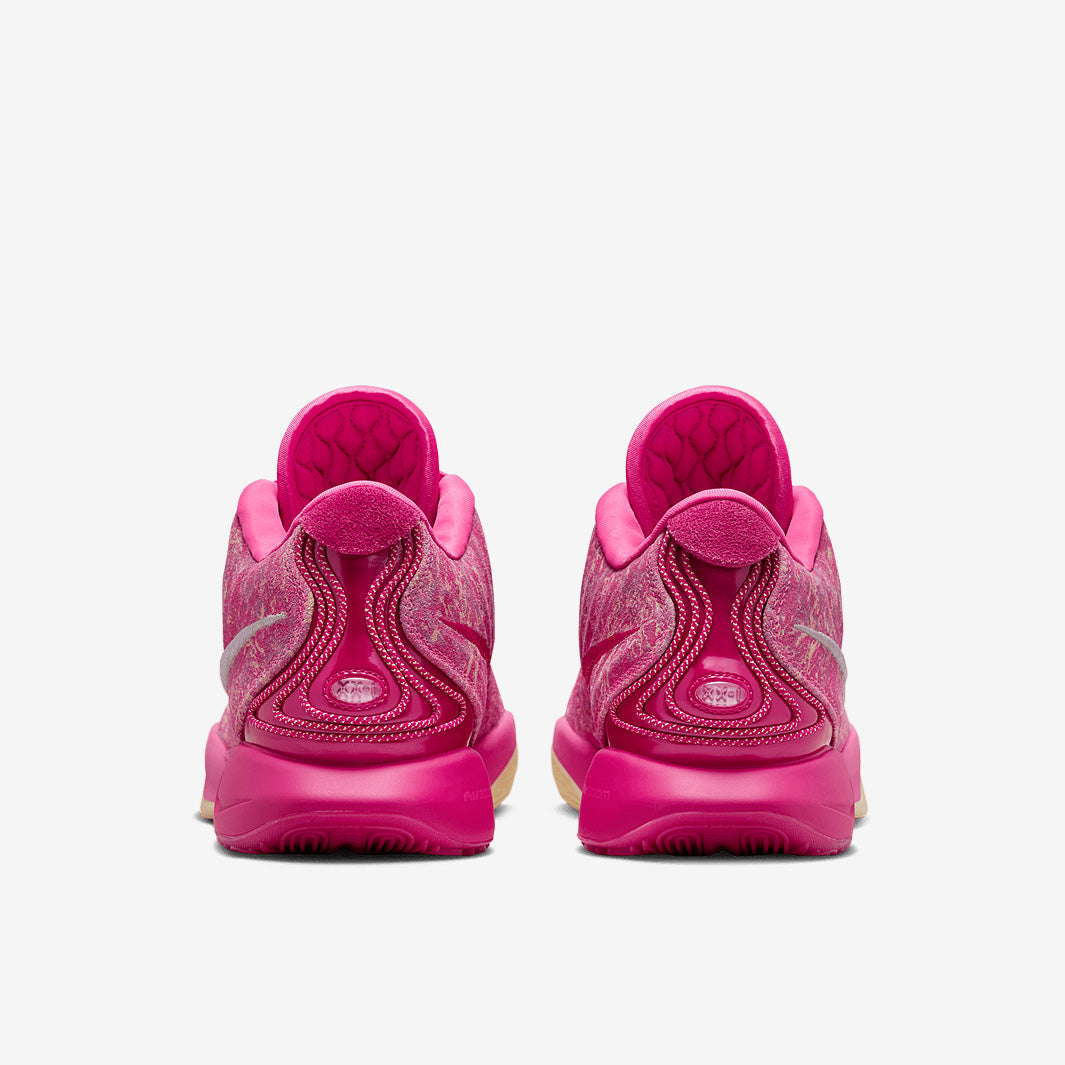 Nike LeBron 21