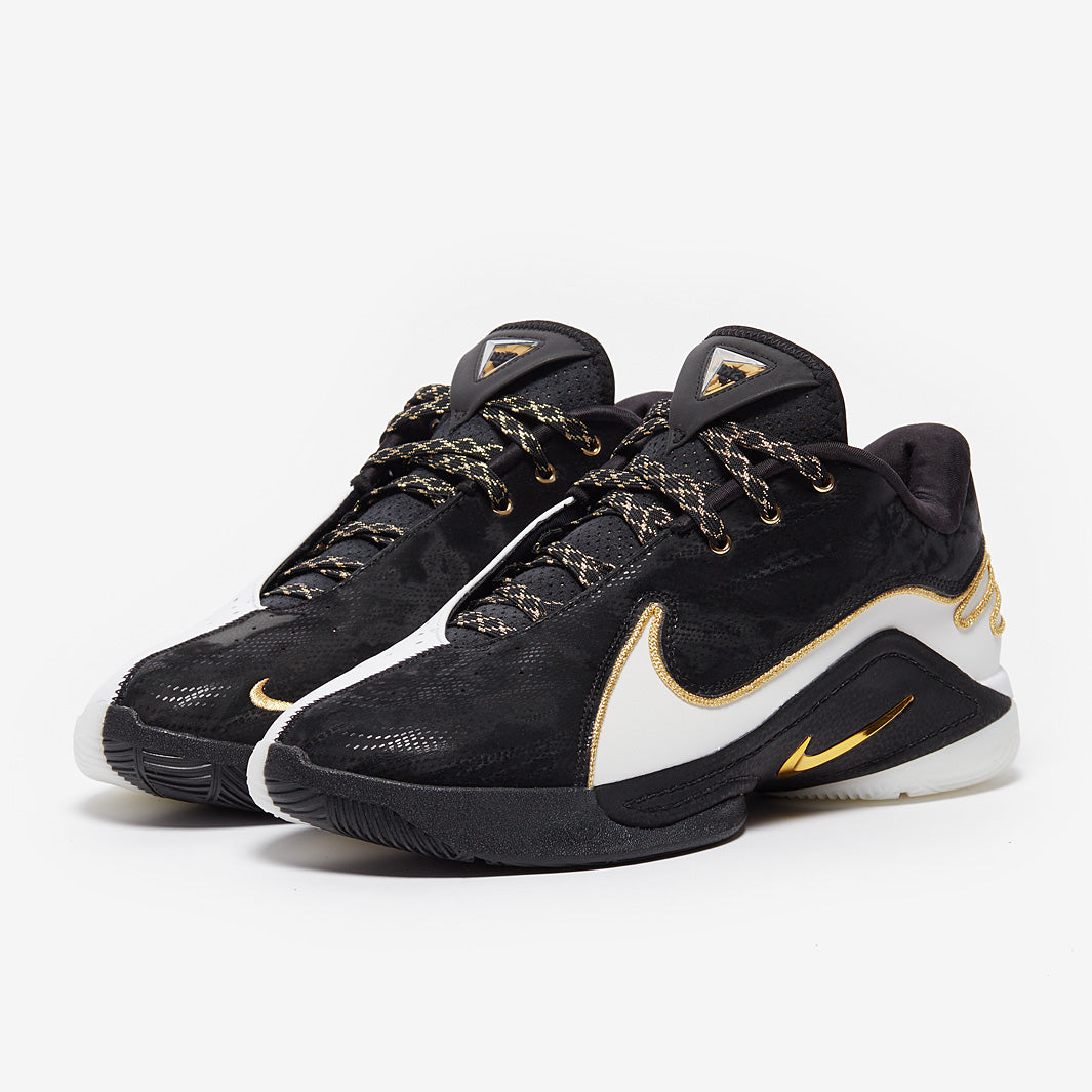 Nike Lebron 22