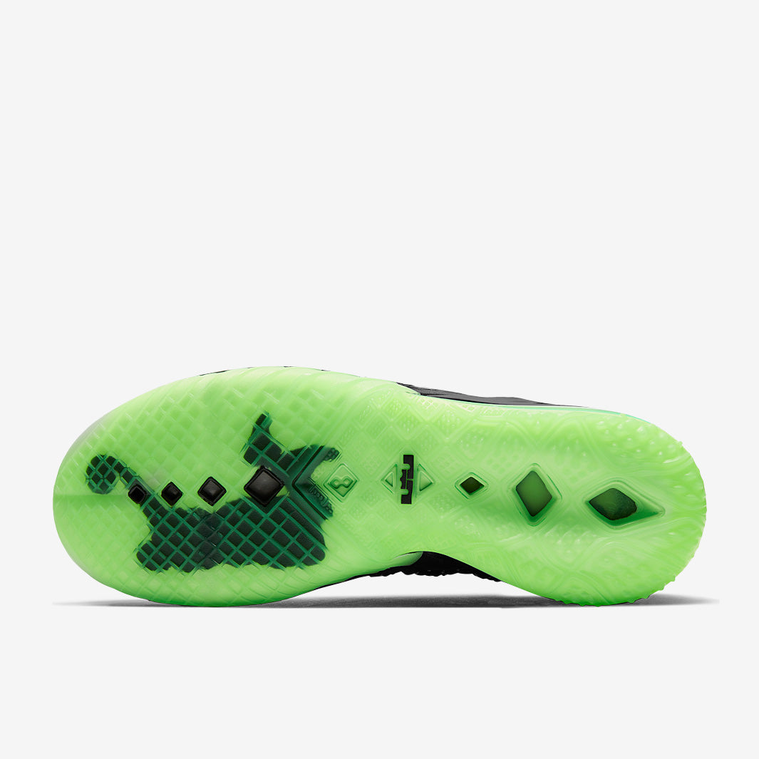 Nike LeBron 18
