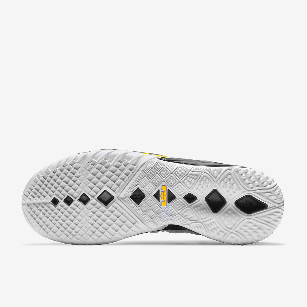 Nike LeBron 18 'Home'