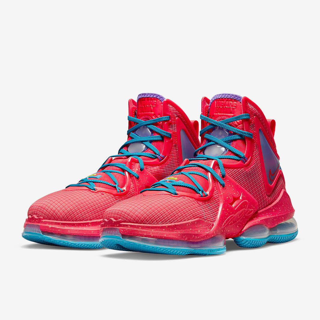 Nike LeBron 19