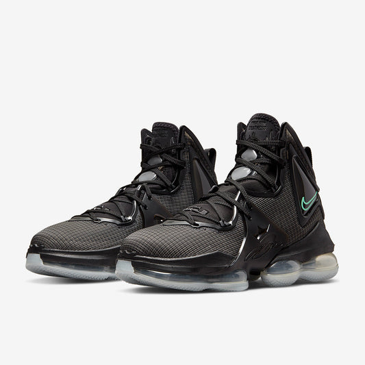 Nike LeBron 19